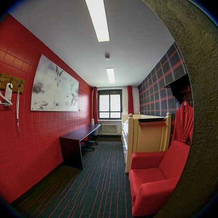 Sport Hotel Инцелль Экстерьер фото