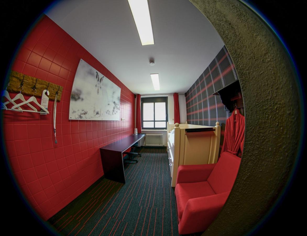 Sport Hotel Инцелль Экстерьер фото