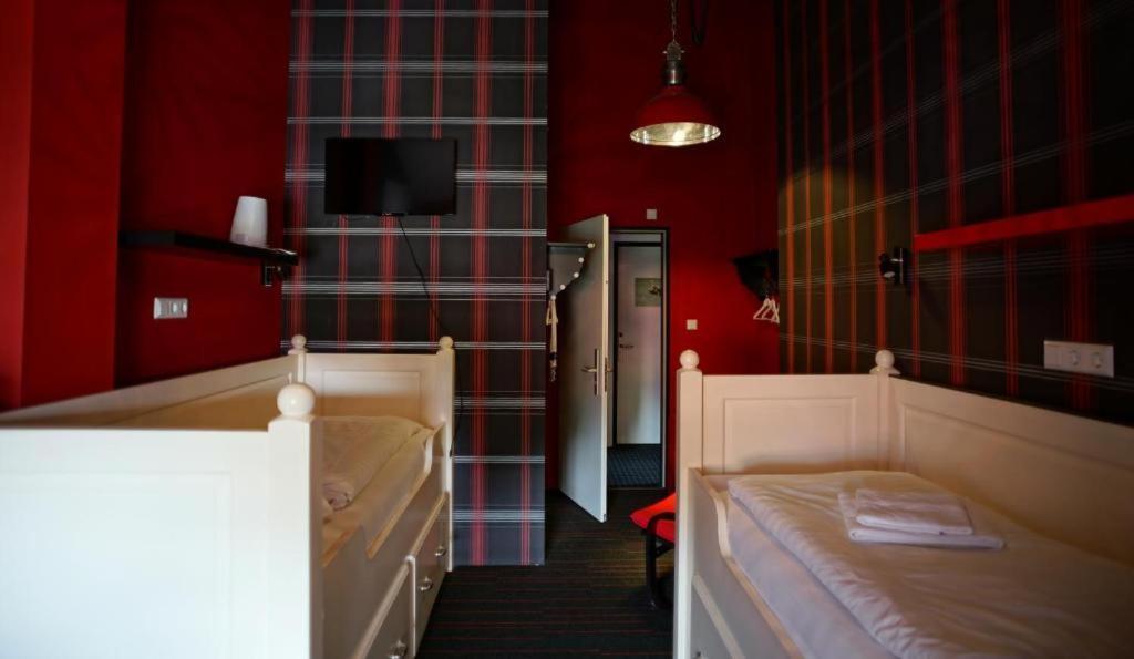 Sport Hotel Инцелль Экстерьер фото