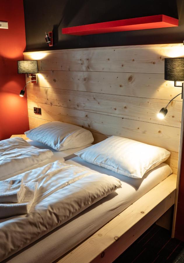 Sport Hotel Инцелль Экстерьер фото